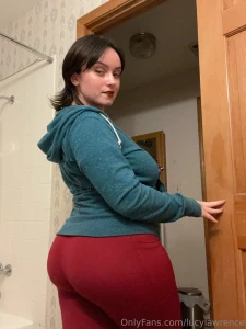 Feeling so cute in this little gym fit so excited to build my pc soon part 8