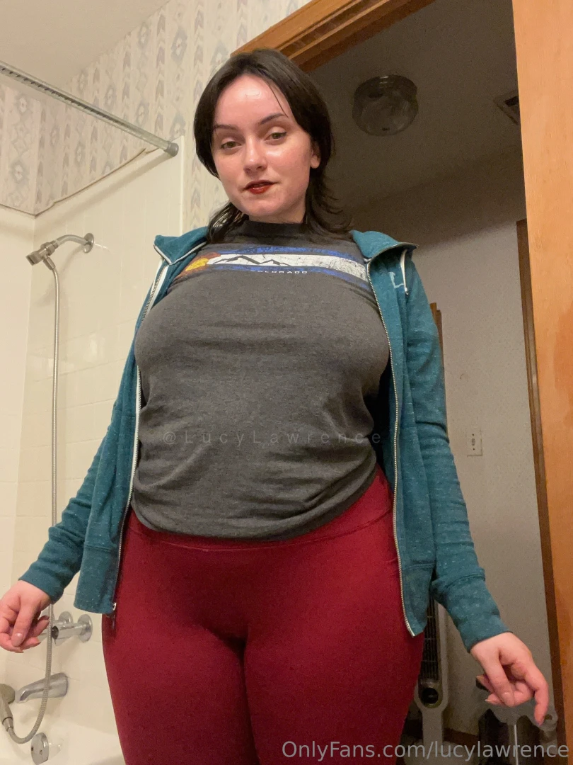 Feeling so cute in this little gym fit so excited to build my pc soon part 14 