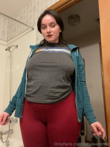 Feeling so cute in this little gym fit so excited to build my pc soon part 14