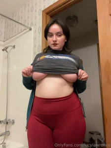 Feeling so cute in this little gym fit so excited to build my pc soon part 6