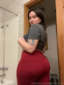 Feeling so cute in this little gym fit so excited to build my pc soon