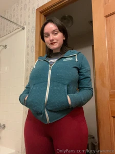 Feeling so cute in this little gym fit so excited to build my pc soon part 15