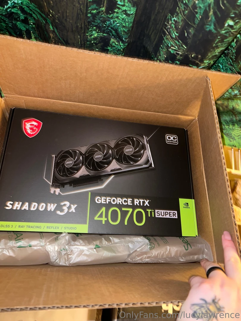 Sorry i ve been busy growing my tits and hair 