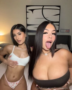 Found 2 baddies now im addicted amiramoonxo honduranbaddie part 1