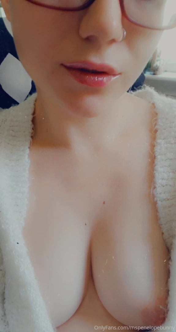 Wanns play with some ice 