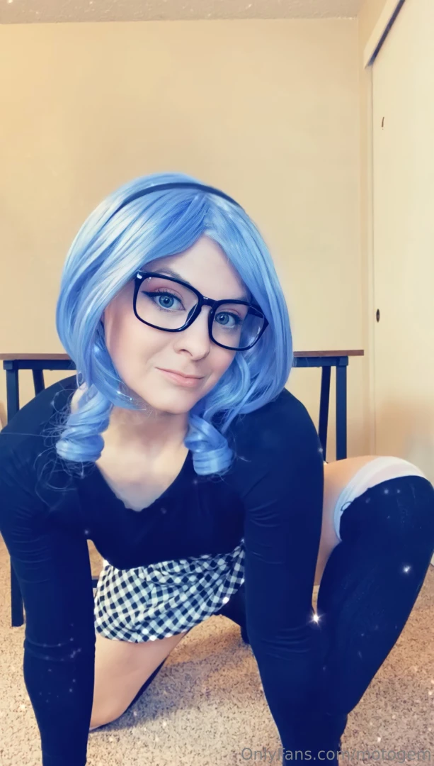 Do you know what the little mermaid and i have in common we both want part 4 