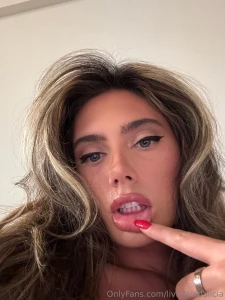 One look and you ll want more promise