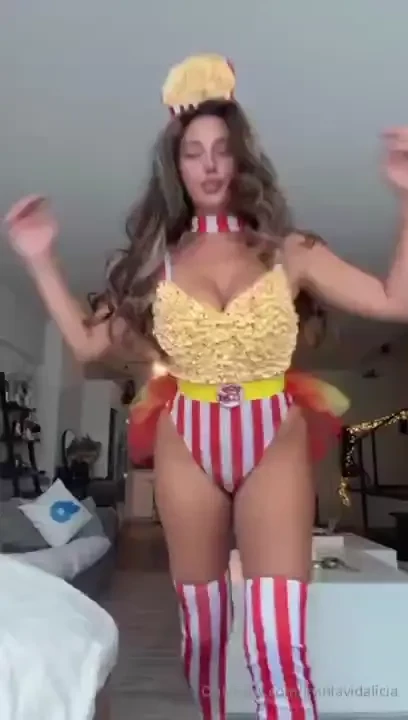 I ll be going live at 9pm cst today to try on all my fav halloween 