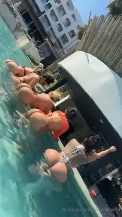 Mexico knows how to throw parties with the hottest ladies 