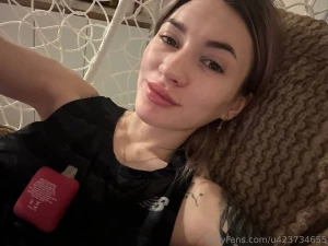 I m relaxing after a day at work can we relax together text me