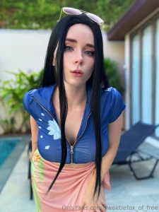 Do you know that nico robin can make your dick extra big