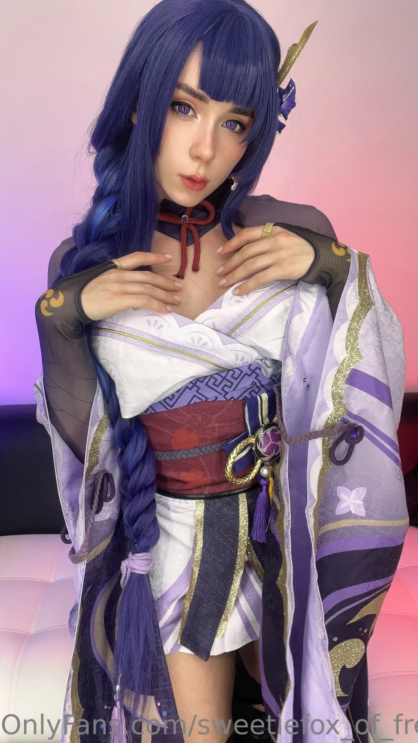 There s something i want to show you between my thighs but you ll have 