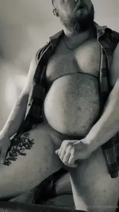 A couple beefy furry teases 