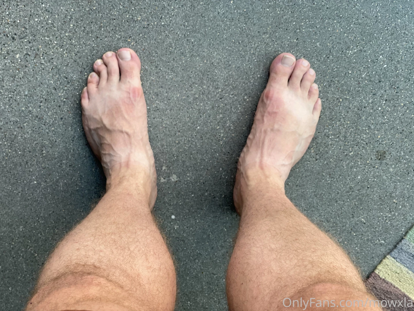 For those of you into feets 