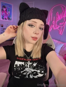 I m trying to get your attention part 2