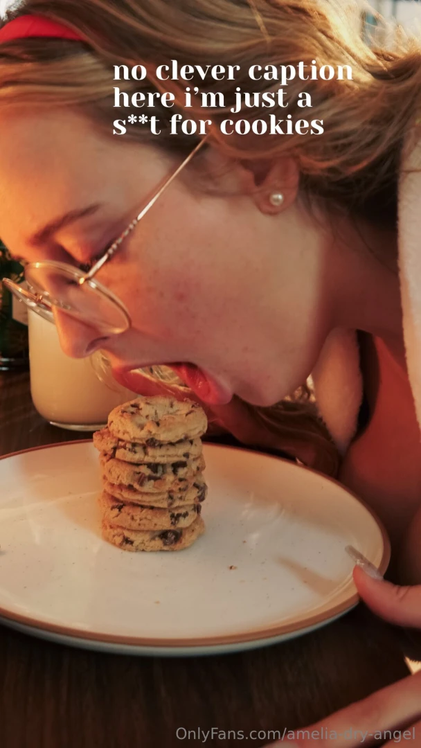 See how much of one i am amelia-wet-angel 