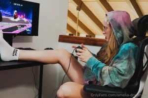 This could be us lets be gamers together amelia-wet-angel