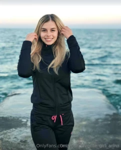 Only 18 jessica_swell this pretty girl jessica_swell likes to play part 2