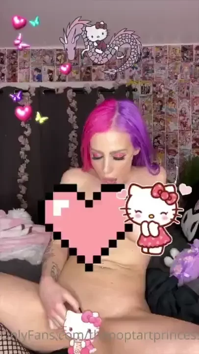 This ice on my pussy was crazzzzzy ice play video is in ur dms nowwww 
