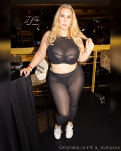 Please take a moment and vote for me as your fav milf creator https