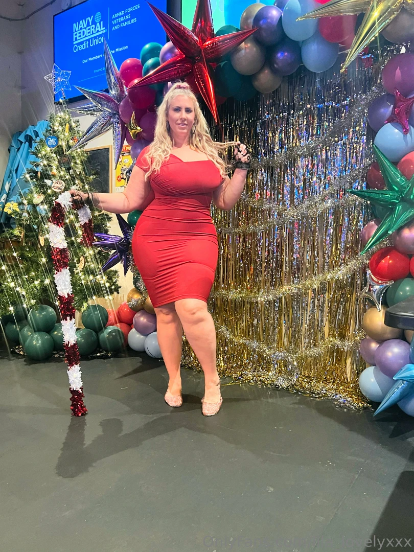 Spreading more than cheer lila_lovely 