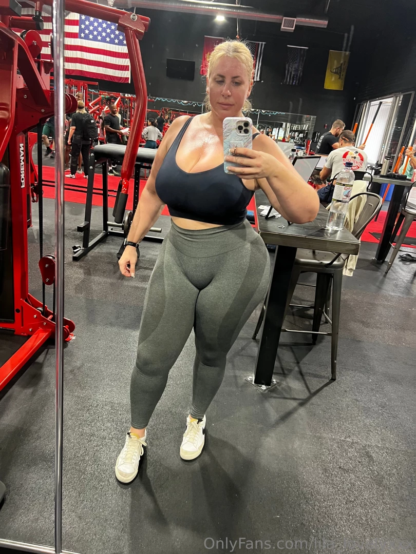 My two favorite places to get sweaty the gym and lila_lovely 