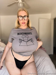 Did you want to cum on my glasses or should i take them off