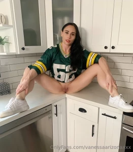 Sad my packers aren t playing today so let me be your distraction