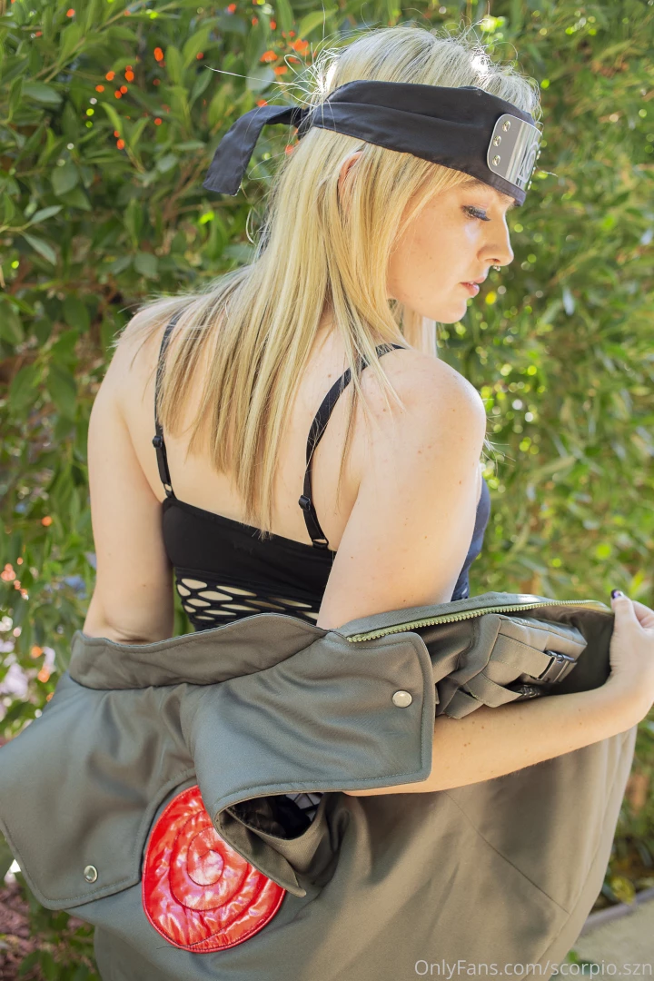 Who likes cosplay this cosplay set will not be live until february 