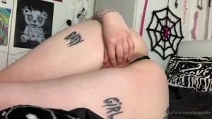 Giving my pretty ass n pussy a lil massage i need to be filled so