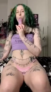 Sucking and gagging on cock till i cru makes me wetter than anything