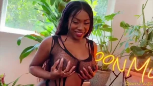 Yes goonmuse scenes are here cum see amarianne get absolutely oiled up