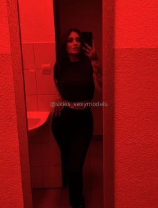 Ak m te de zlat ka ja e te st le zarez vam v pr ci kto si tu na m a po