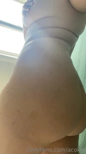 Im like 90 sure im too pretty to be working 3 jobs d