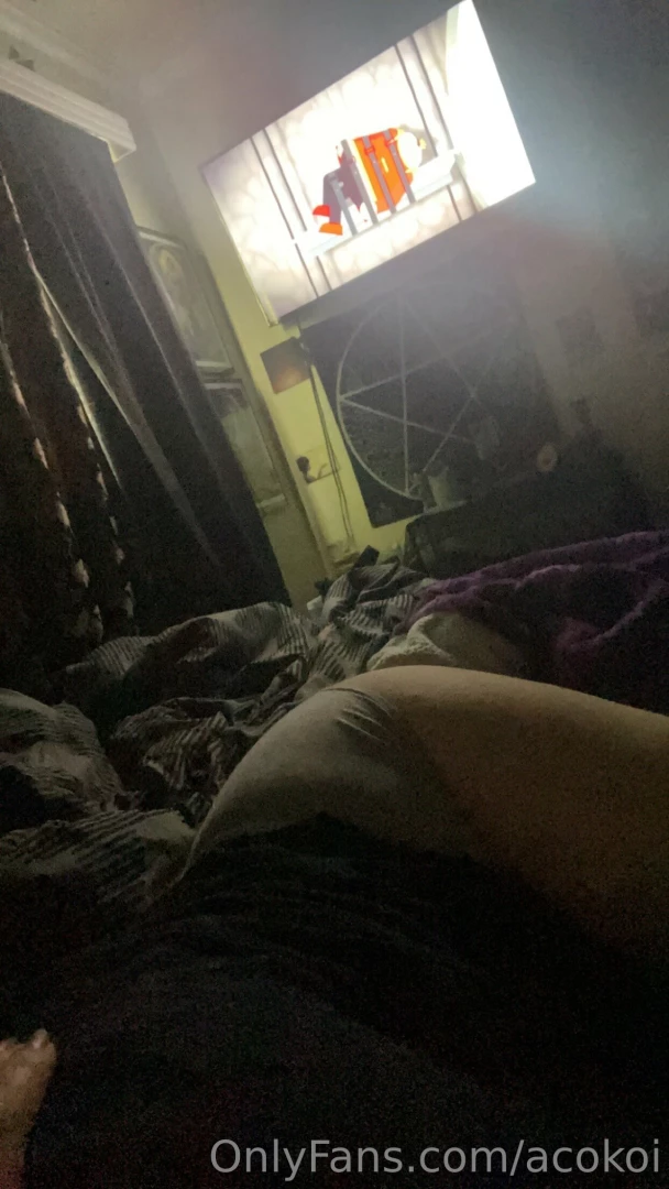 Aight who wakin up next to me 