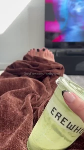 Want to suck my feet i need it