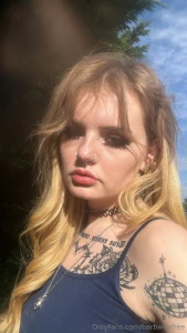 You should be tipping and worshipping for my attention