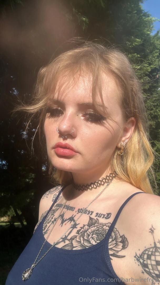 I deserve a facial barbwirefindomme pixiepleasing barbwirefindomme 