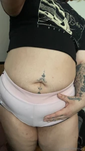 Tummy felt cute today ive had a lot of requests for belly fetish