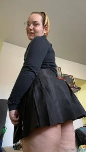 Wanna see under the skirt part 2