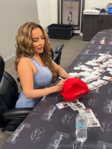 Maybe at my next signing i will request to only sign body parts part 1