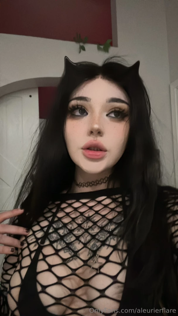 Wanna kiss my thick lips part 1 