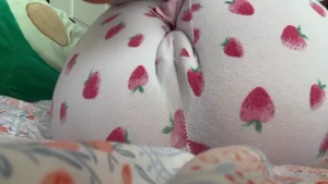 A very smol and wet girly i hope you like my little voice