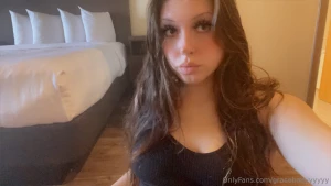 Scroll if u wanna see what my camera roll looks like when i try to part 7