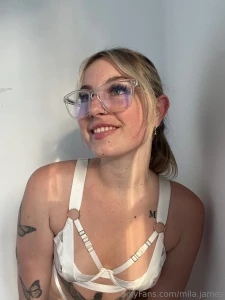 Like this post if you d let me give u a kiss part 2