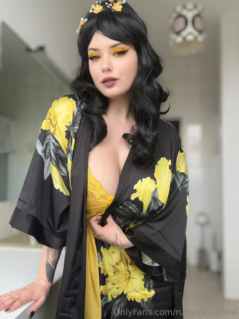 You know it s going to be a fun weekend and i m all dressed up for it 