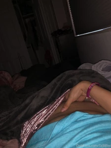 Who wants to sext w pics for a price i m so horny