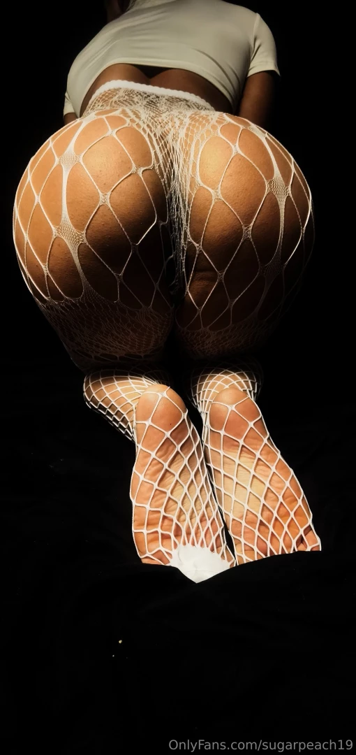 Do you see the white angel 