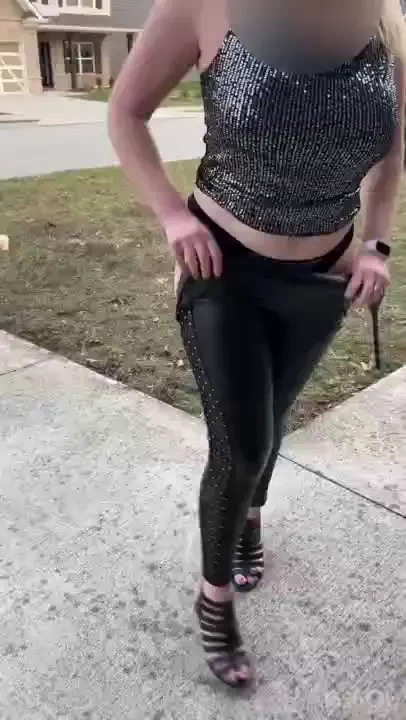 Southernbeauty4u flashing around neighborhood and in town last weekend 