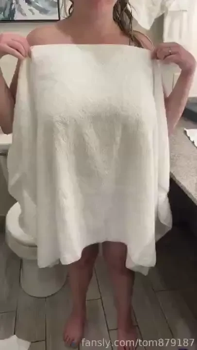 Towel drop southernbeauty4u fyp toweldrop milf exposed prettypussy 